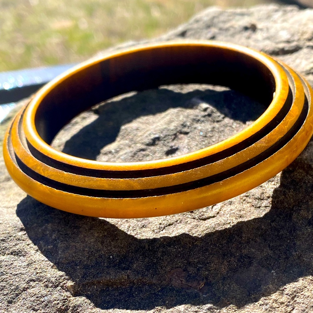 Vintage Dvf Bakelite bracelet